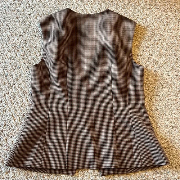 ASTR the label Women Gisselle Crewneck Vest and tailored short set medium plaid - Picture 9 of 13